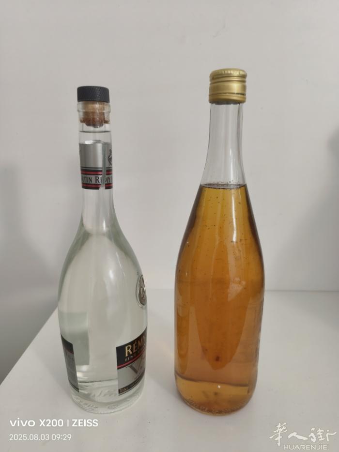 白酒已经存6年以上，15欧元一公斤，黄酒5欧元一公斤，数量有限不多，94臣，06