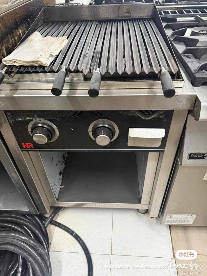 出Fainca HR 烧烤系列 750 立式 原价要1900€ 多，