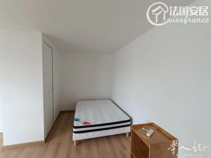 【区分】：19区(ID：187211) 32平的 studio  房间数1  卧