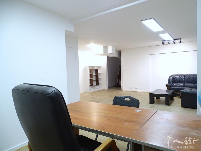 https://att.huarenjie.com/attachment/information/20250807/1754555679530843.jpg