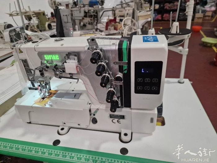 王师傅缝纫机店出售全新电脑双针机，可以旧换新。联系电话3332662792