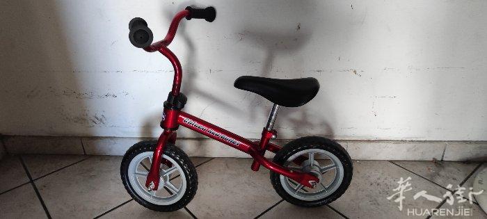 chicco儿童自行车，几乎全新，20欧便宜甩，自取。电话：3510613938
