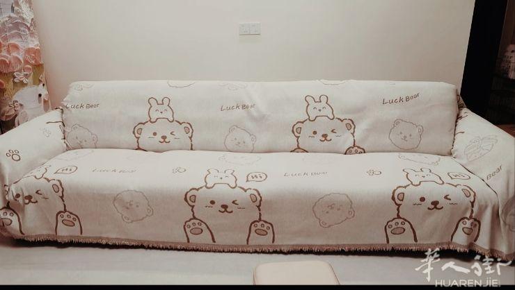 全新购买的沙发罩，布料特别厚实重达2.1kg尺寸是180cm×380cm的，当时很喜欢买的，都还没有用过刚拿回来也还没洗涤过，因为沙发罩买多了所有用不上闲置了一些恩波利 普拉托 可自取其他城市可邮寄不包邮费价格可商议