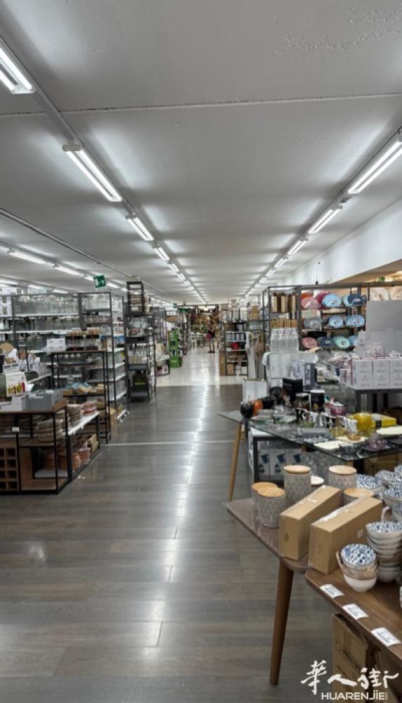 Pisa pontedera 百货店，诚招有经验男百货懂意大利语，要求有身份。包