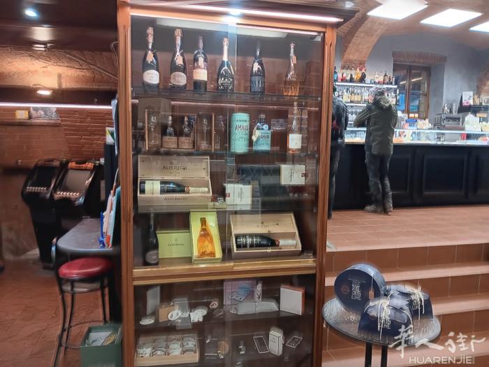 Bar tabacchi storico in provincia di Cun