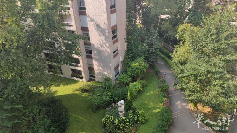 巴黎19区三房一厅分租 花园小区 阳台车库 3分钟地铁riquet 中超