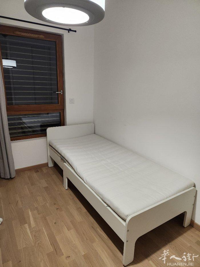 Villeurbanne la soie安全楼房 4四室一厅有房间分租，护照可租