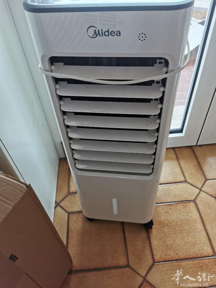 出2个冷风扇 一个55 一个锻炼用自行车 20 需自提 wx davide520