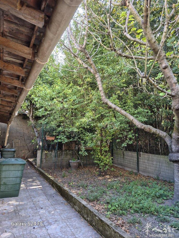 本人有仓库在Vitry/Seine 94400rue Auguste Blanq
