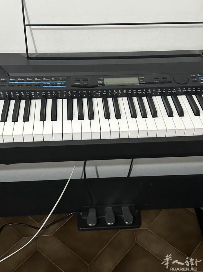 九成新二手卖电钢琴🎹❗️ KURZWEIL电钢琴 88键带脚踏板 有兴趣的价格