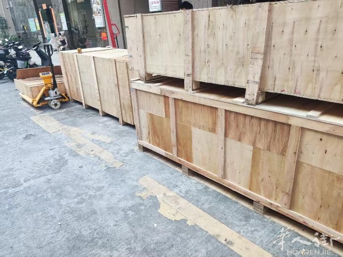 中欧国际物流 中国邮寄欧英，渠道安全时效稳定，免费帮代收货品，免费仓储，免费打包