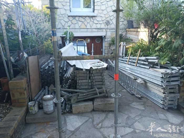 现有闲置房屋搭建建材一批，准备出租！如有需要的师傅可电话详谈☎️；O652887
