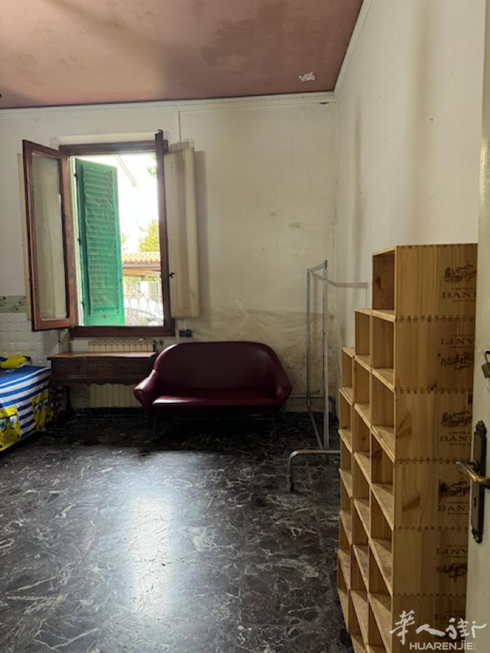 中国街pistoiese447号对吗  直进来  via  legnano 住宅