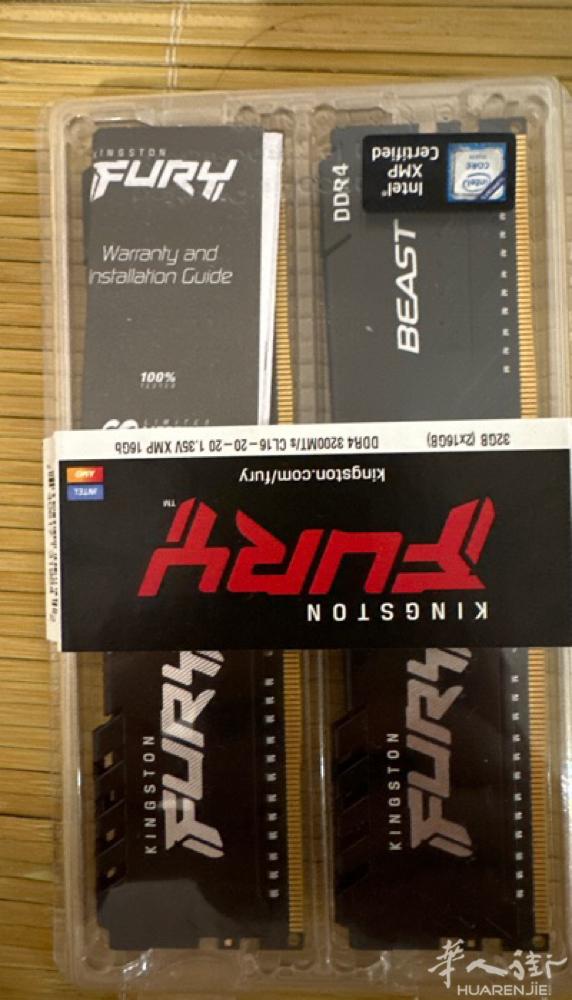 前两年多买了两根内存条，一直放那儿，全新Kingston 16*2GB DDR4