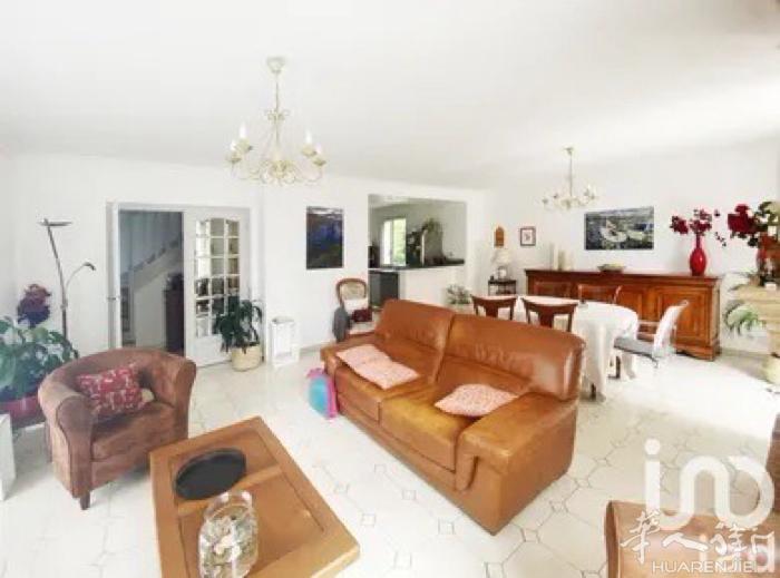 (94500) Maison traditionnelle à Champign
