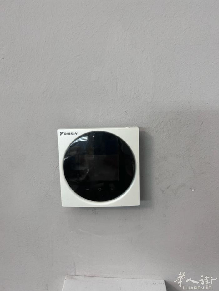 求助‼️daikin大金这个品牌的触屏控制器，失灵了，是因为锁住了？还是坏了
