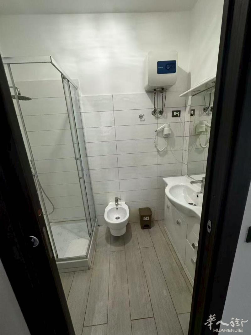 https://att.huarenjie.com/attachment/information/20250825/1756125489969391.jpg