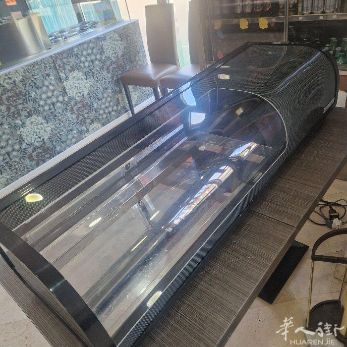 1米2寿司冰箱，9.9新，原价2300€.现1300€出售，在罗马，自取。联系电