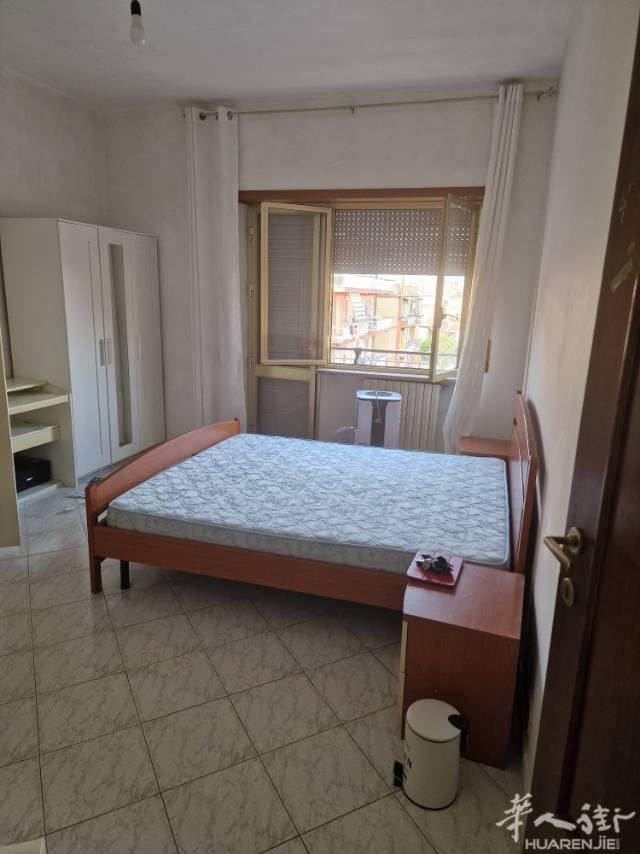roma仓库区大房间搭铺，via atlante 邮局楼上