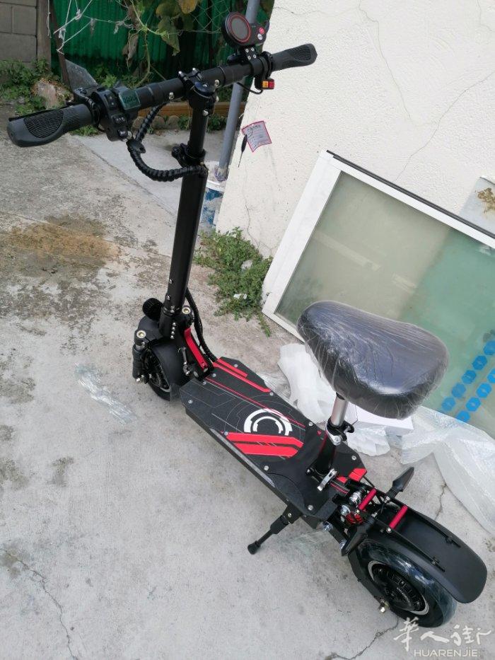 AAA本公司在法国特价出售电瓶车（trottinette）原价1328欧；现特价