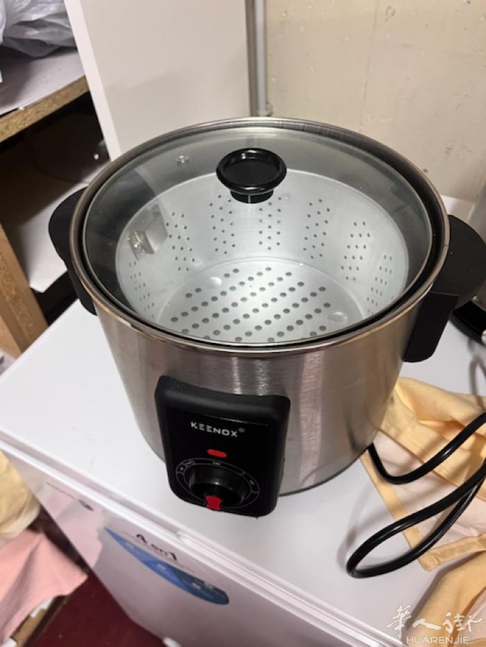 九成新的蒸锅，放着没用出让15欧元