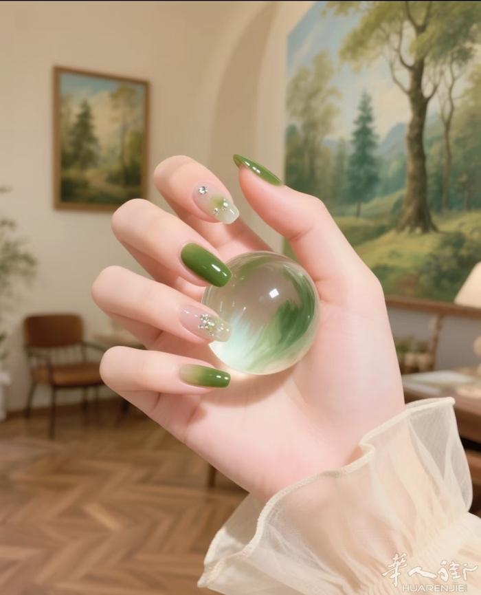 本人想开一家美甲店。想找个技术好的一起开。最好会点意大利语言，意向的可以联系我