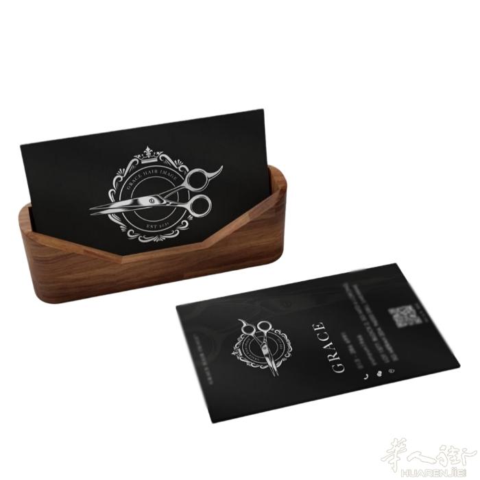 📇【个性化名片定制】 从设计初稿到成品交付，全程一对一沟通，精准捕捉你的需求，