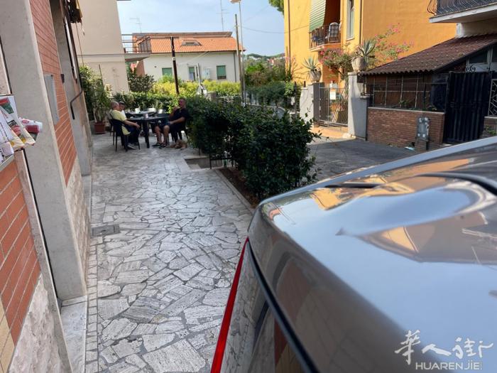 Vendesi attivita di caffetteria con sala