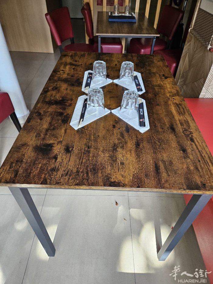 卖桌子110×70 成色很新