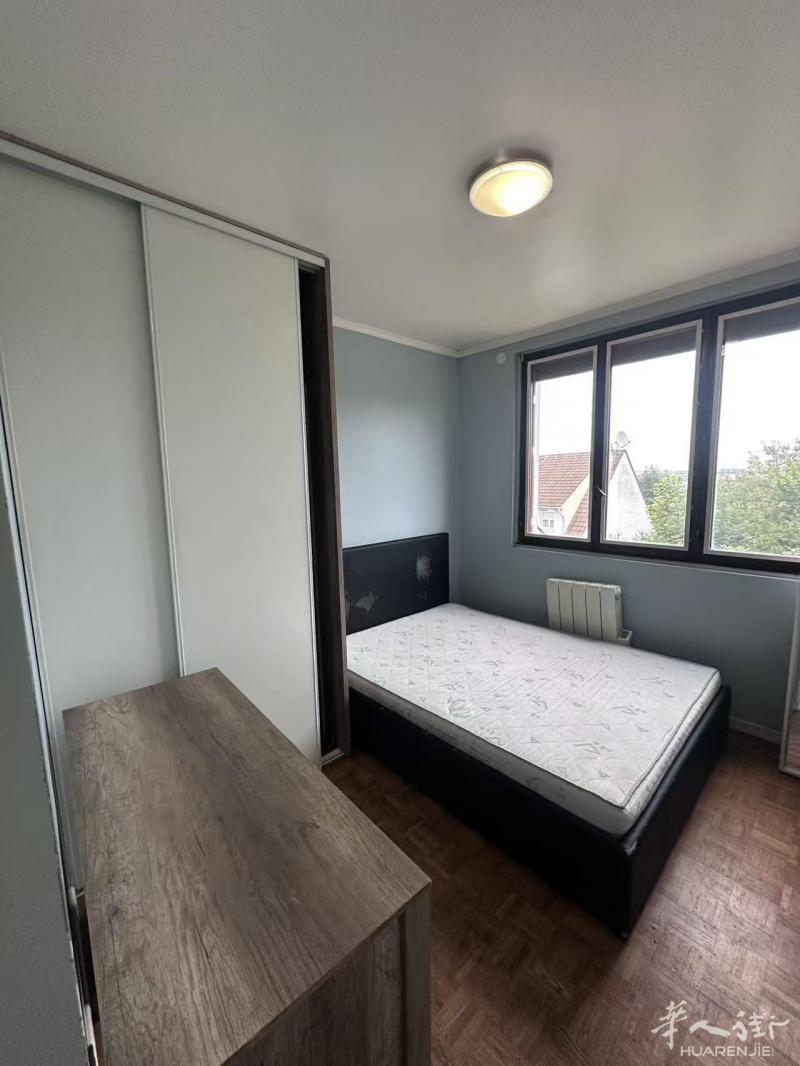 94省,Vitry-sur-Seine（94400） (ID：205761) 15平的 studio    卧室数1  有家具