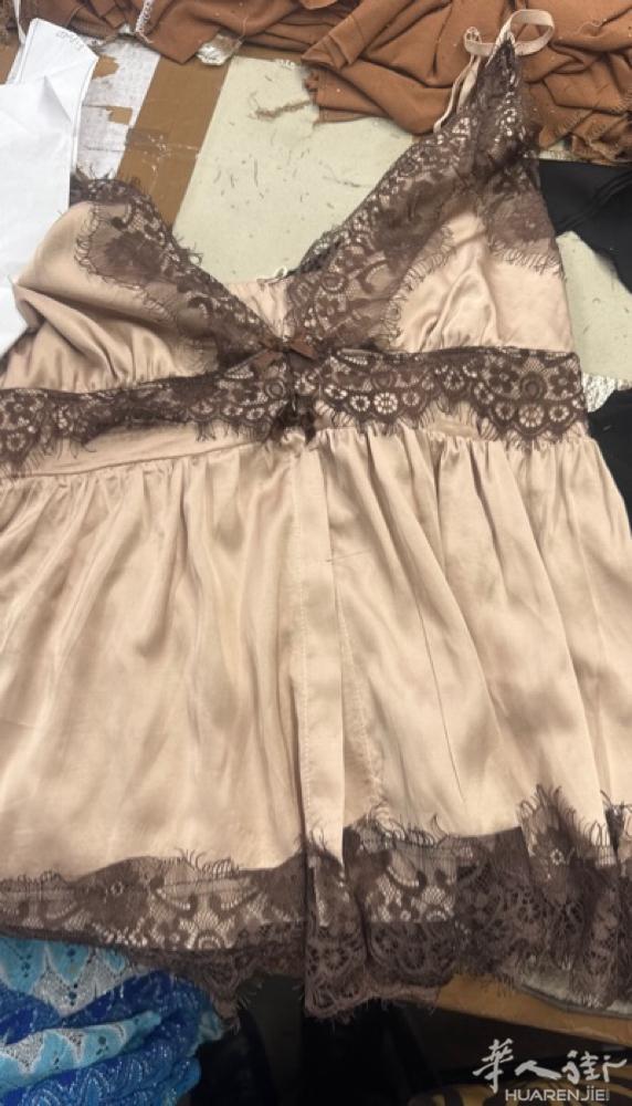 布衣工厂招车工做老外货上衣裤子裙子 吊带 要夫妻一对