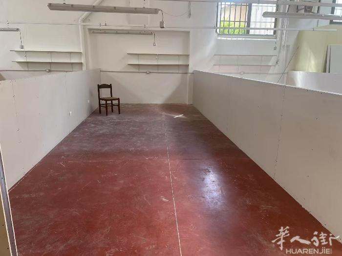 中国街华人医疗中心附近有工厂搭铺 有住家介绍搭铺 联系电话3885872559