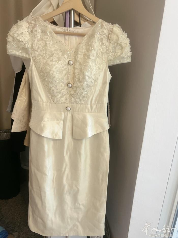 转让一件香槟色连衣裙👗买大了M码、全新的