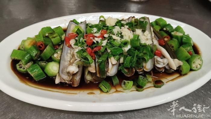 padova川菜馆招大厨一名，要求有多年的温州餐和川菜的大厨经验，责任心强，备身