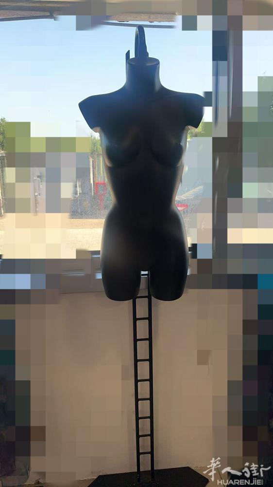 有10几个女装模特，超级便宜处理掉.感兴趣的亲联系.3803805026