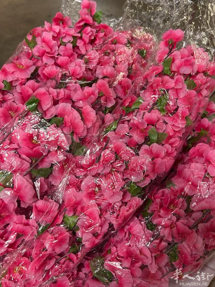 餐馆装饰假花，日本樱花，全新没用过，全部一起180欧赔钱出，一共八平方材料
