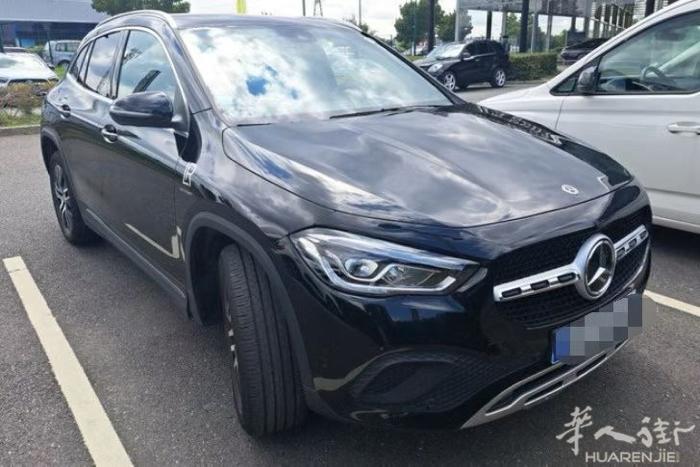 奔驰 GLA 250 e Business Line DCT 	•	动力系统：插