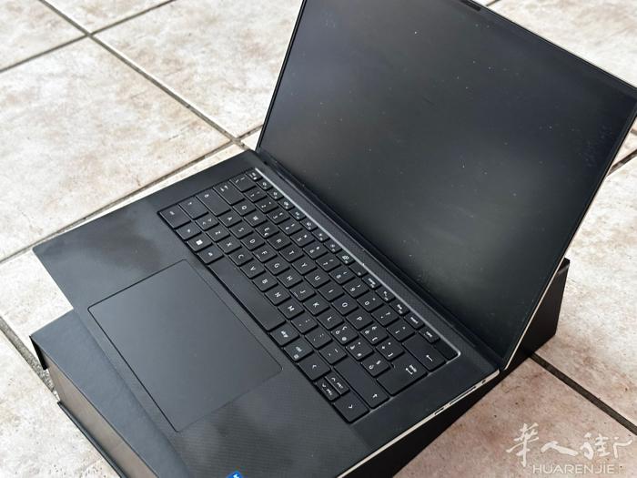 出售 Dell XPS 15（型号 9530），成色完美，带原装盒子、购买发票，