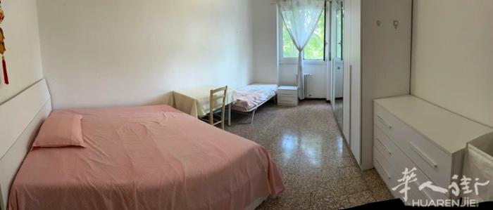 黄线地铁comasina 大单人间出租Via Esculapio 4 包网络 暖
