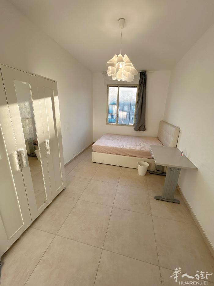quarto Oggiaro  via arturo graf 18 大房间60