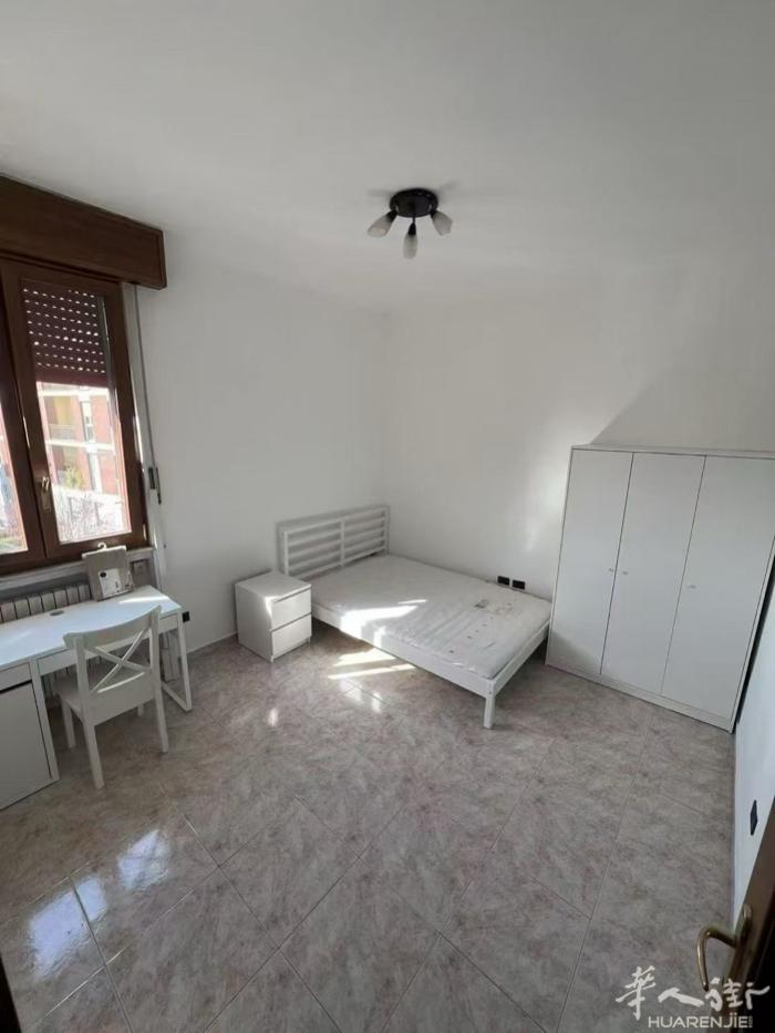 红线 Gorla 地铁口 | 出租 📍 位置：红线 Gorla 地铁口 🏠