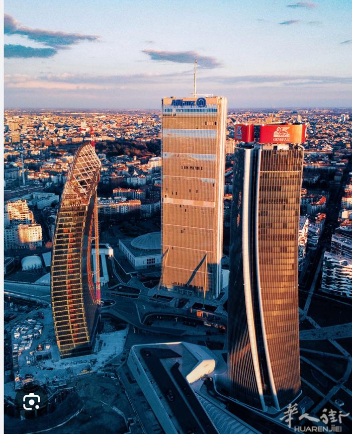 Super attico mansardato 260 mq zona city