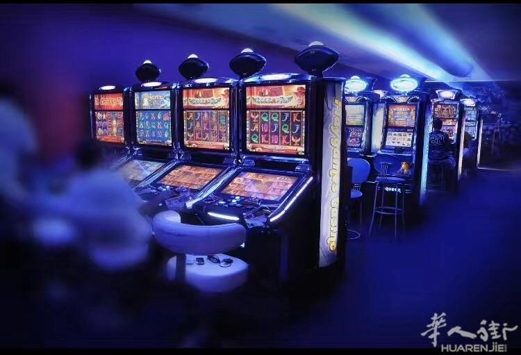 Provincia di Torino Sala giochi scommesse Piemonte fuori dai luoghi sensibili Agio 22.000Slot 16.000Scommesse 6000Affitto 1500Mq 140Vendita 350.000Anticipo 250.000