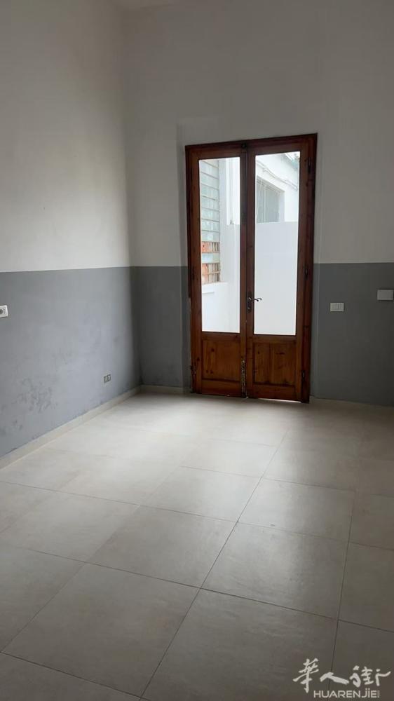 prato via filzi 横街（银行后面），五房一厅住家出租， 无物业，新