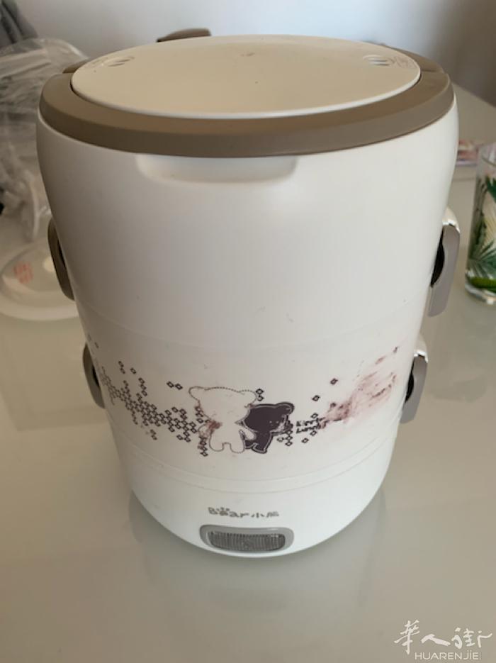 出售小熊电锅加水就可以做，能蒸能热还可以带上班够一到两个人的量，外加俩个菜非常的