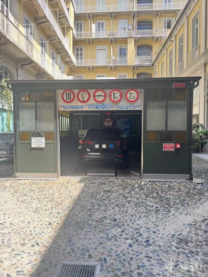 都灵市中心停车库出租porta nuova 5分钟走路