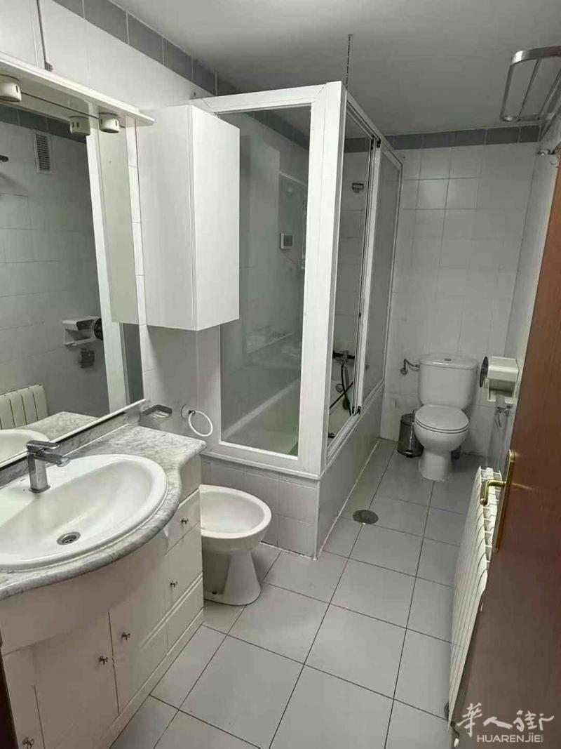 https://att.huarenjie.com/attachment/information/20250911/1757525360517642.jpg
