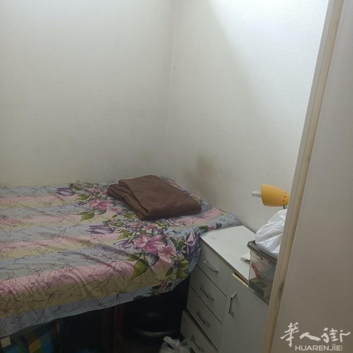 拉姑耐无西湖特）La  Courneuve6 Route有小单间和上下铺出租，有