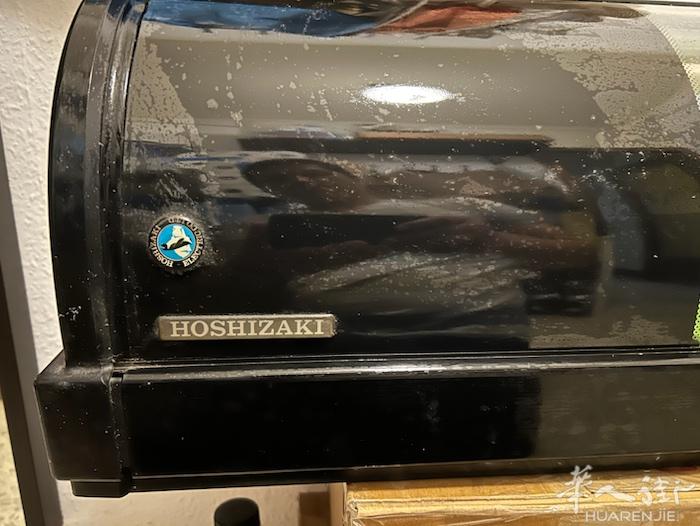 出一个hoshizaki的寿司柜  品相完好，运行稳定，小日子老品牌质量保证。关