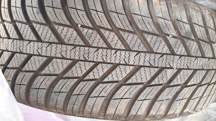 四季轮胎 出售 225/55R17.  150两个 9成新